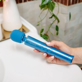 Le Wand - Petite Rechargeable Massager - Blau