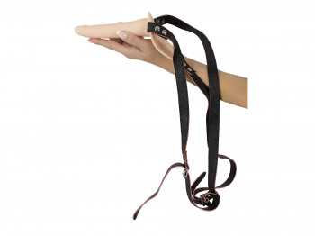 Vibrating Strap-On Harness mit Vibrator